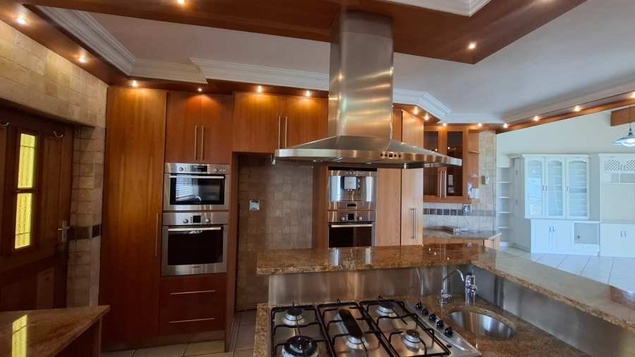 4 Bedroom Property for Sale in Menkenkop Western Cape